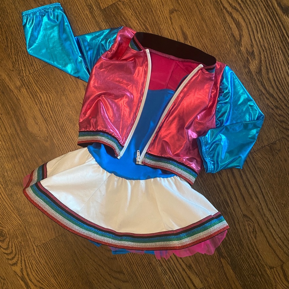 📣 Two-piece dance/cheer costume 🎶